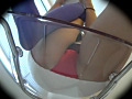 粘着盗撮 透明椅子に押し付けられる素人女の生パンティばっかりのサンプル画像5