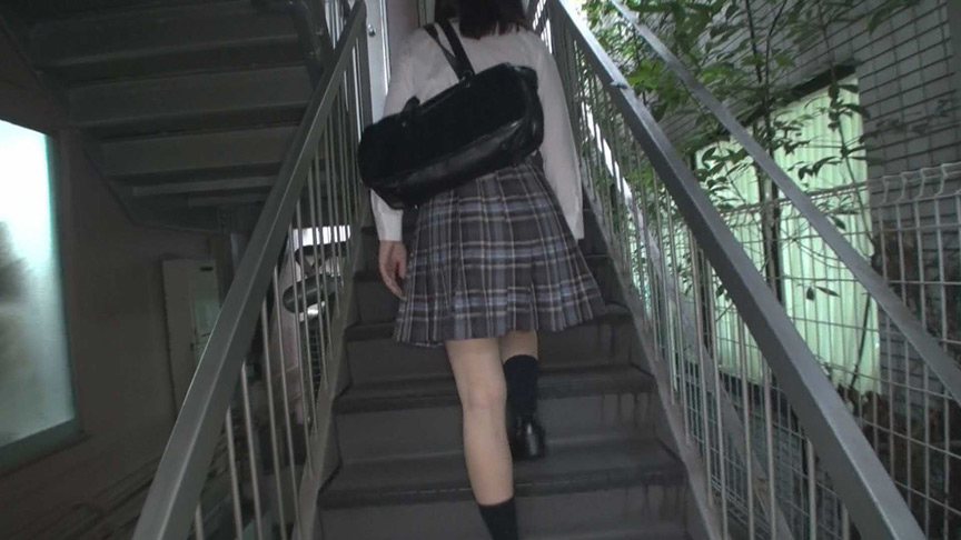 階段女子校生 ラッキースケベの最高峰です！編 | DUGAエロ動画データベース