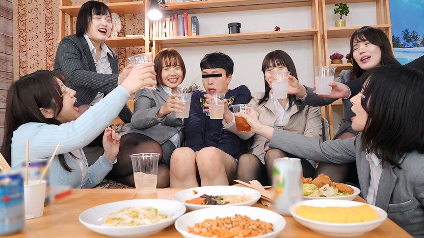 黒ストッキングの同僚OLと王様ゲーム! 画像1