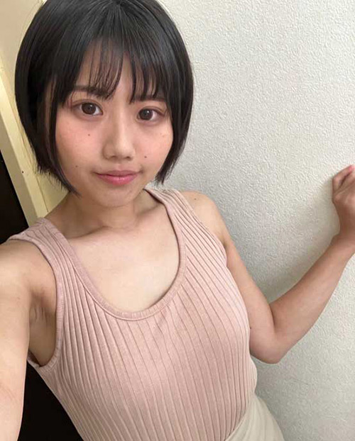 個撮)フェラ技二刀流!ショートカット彼女【口内発射】