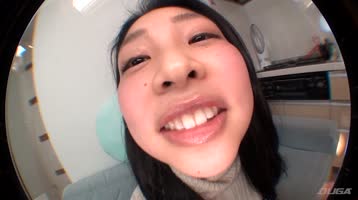 真田美穂出演作品: 美穂ちゃんがベロをとおっぱいを押し付け！