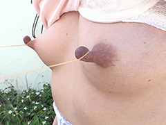 [fetishjapan-0945] 熟女の乳首遊び、輪ゴムで乳首を引っ張ちゃいました！ 倉田江里子のイメージ画像