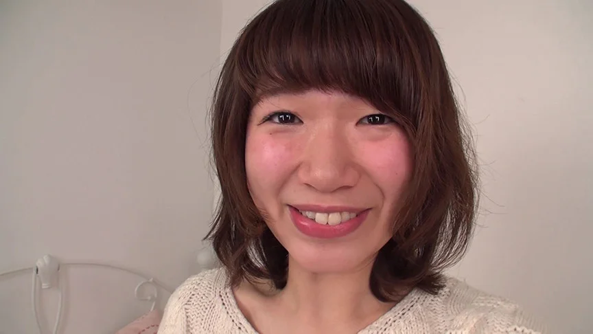 素人娘みきちゃんの舌・口内自撮り＆主観口臭嗅がせ