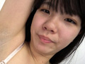 素人娘かなこちゃんの腋観察・セルフ腋チェック腋舐め 画像1