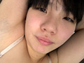 素人娘かなこちゃんの腋観察・セルフ腋チェック腋舐め 画像7