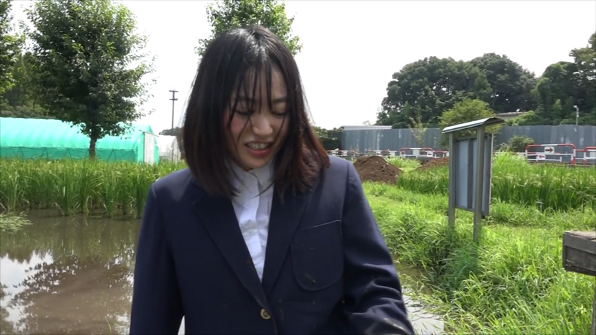 ブレザー制服・泥だらけ1 画像1