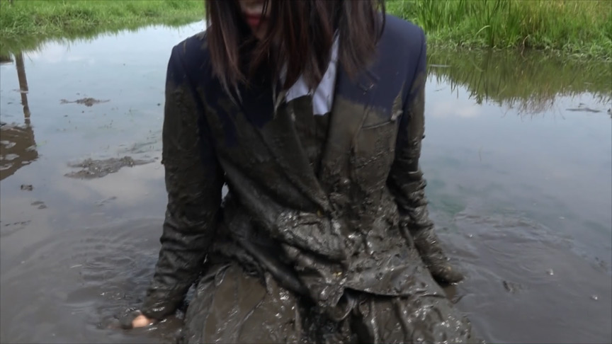 ブレザー制服・泥だらけ1 画像3