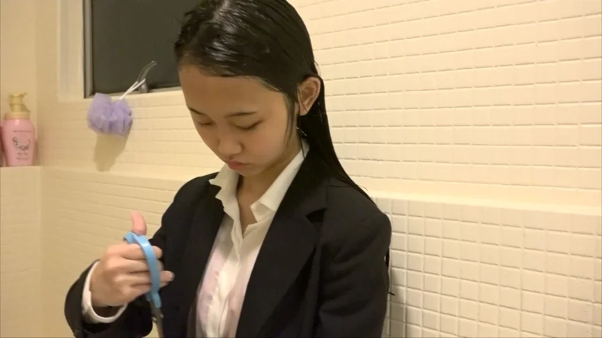 就活女子のリクルートスーツ切り裂き(3)