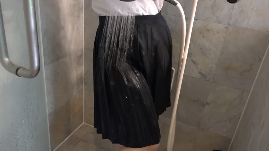 紺プリーツ制服ウェット1