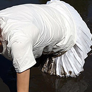 テニススコート・泥だらけ1