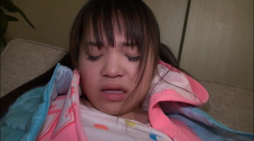 143cm低身長パイパン少女 どろどろバズーカ精子を○い顔に大量放出 初めてのぶっかけ