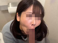 [flower-0756] 【トイレ連れ込みフェラ／個人撮影】Sちゃん（25）のキャプチャ画像 1