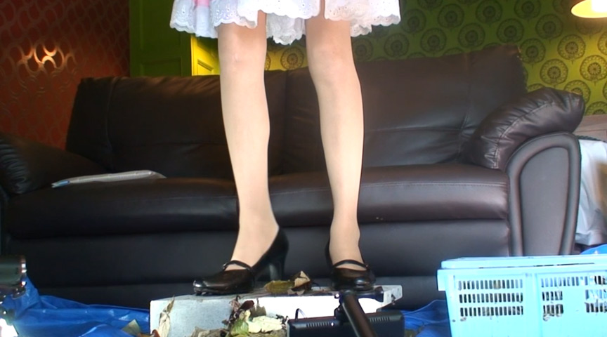 アイドル級美少女のコスプレ黒パンプスで兜CRUSH VOL4 | DUGAエロ動画データベース