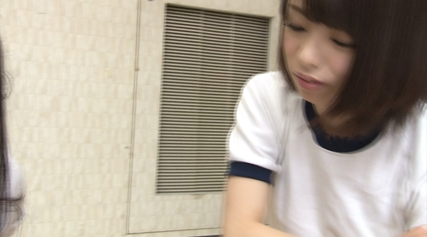 【freedom-0482】キン○マに興味を持ちはじめた女子○生の金蹴り練習の見所画像16
