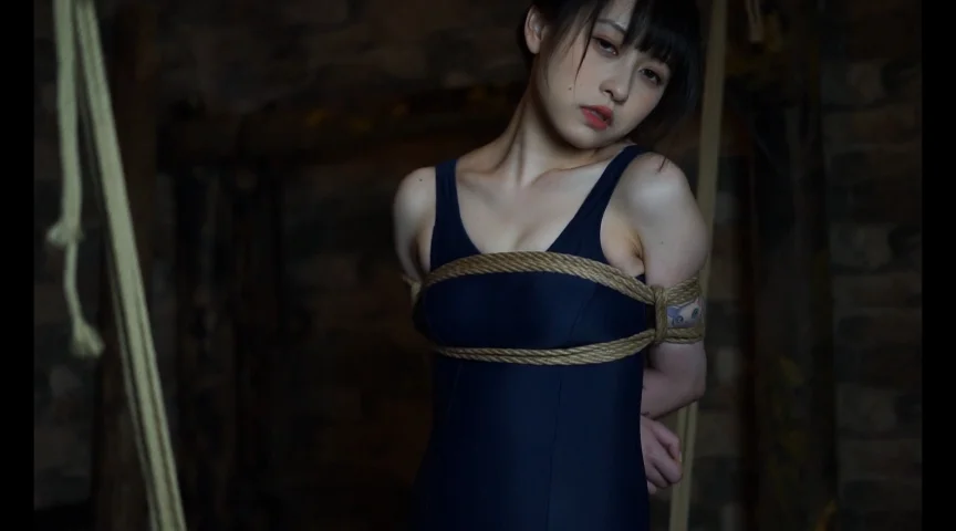 新たな女子校生BDSMドール、MUMAの登場