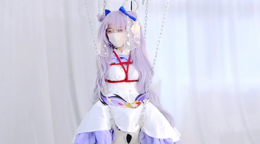 大股開きで吊られてしまったワガママ王女
