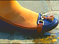 [fumaretai-0022] ウォークングシューズや短靴でザリガニを踏み砕く！ シロのキャプチャ画像 7