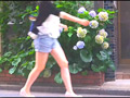 [fumaretai-0024] 女子大生のサンダルやスニーカーがイモムシを踏み潰す！のキャプチャ画像 5