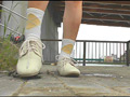 [fumaretai-0025] 短靴やサンダルでヒキガエルを踏むあどけない女の子！ 瀬川水桜里のキャプチャ画像 2