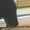 パンプスのつま先やカカトがイモムシを踏み潰す!