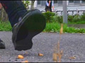 【復刻版】カタツムリがローファーで踏み潰される！2 画像2