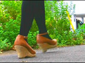 女子大生の華やかな靴と妖精たちのローファーがコオロギを踏みにじる！...thumbnai3