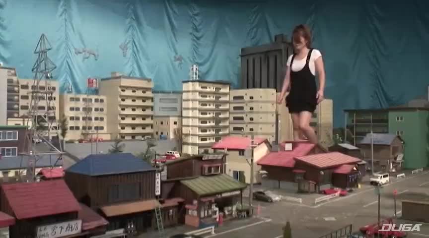 THE GIANTESS6