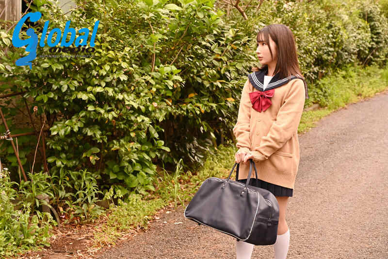 蔵の中で緊○調○される女子○生 由良かな 画像1