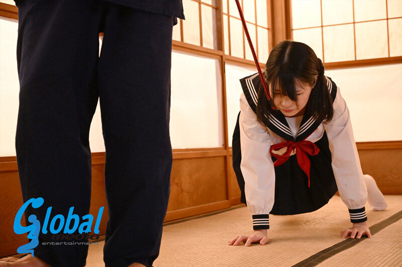 蔵の中で緊○調○される女子○生 逢月ひまり 画像6