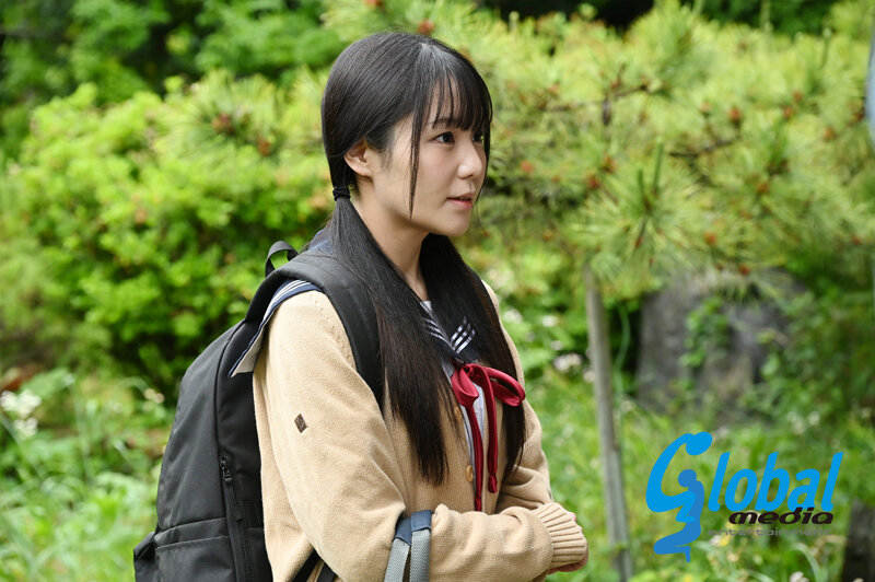 蔵の中で緊○調○される女子○生 広瀬このみ 画像1