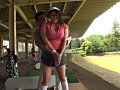 セクハラレッスンで有名なゴルフ場に通いつめる奥様たち2 サンプル画像2