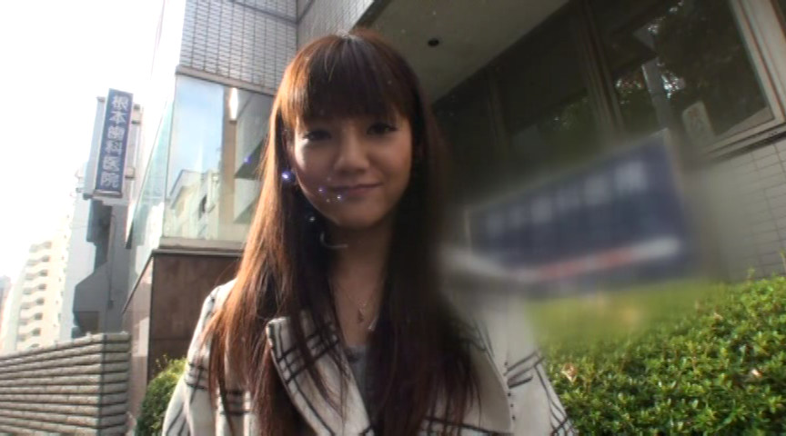 ホンモノ素人宅に訪問!童貞くんをみづなれいが筆おろし 画像1