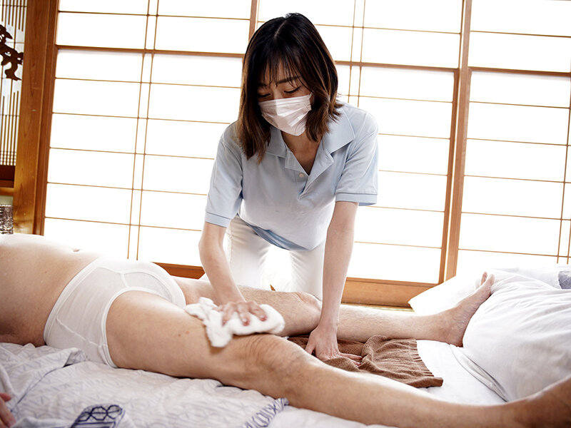 禁断介護 蒼山愛奈 画像2