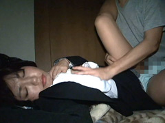 【エロ動画】酔っ払って道で寝ていた女を性欲のはけ口に使った。 二の素人エロ画像