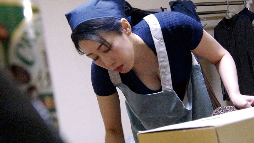 人妻家政婦04 画像1