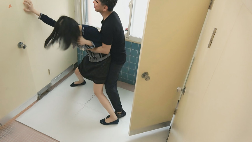潜伏女子トイレ待ち伏せ中出しSEX 画像6