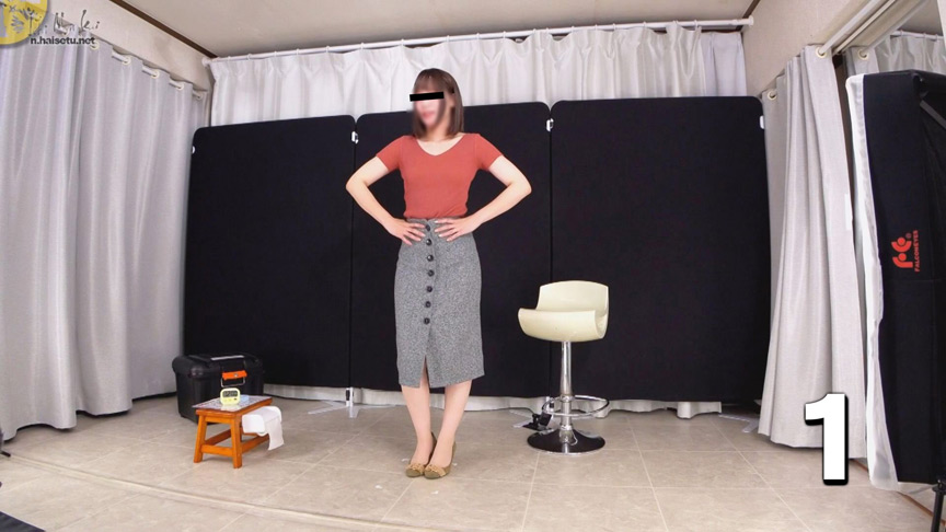 自画撮りおしっこ全力我慢 下だけ下着で再挑戦4 1枚目