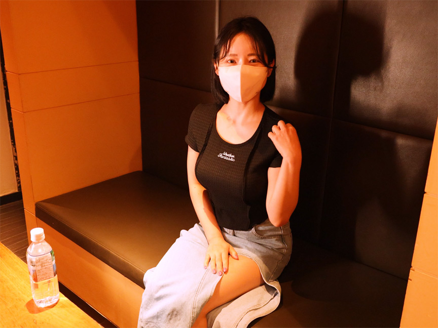 幻の元単体女優を踏みつけたり不意打ち腹パンチしたり 画像1