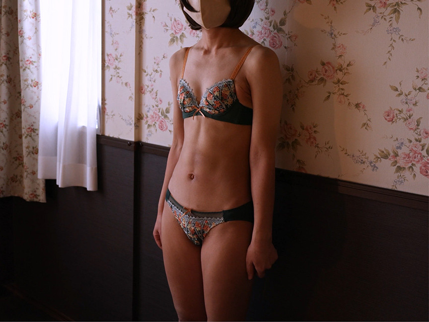 美肋骨のスレンダー熟女腹パンチ女体耐久テスト 画像3
