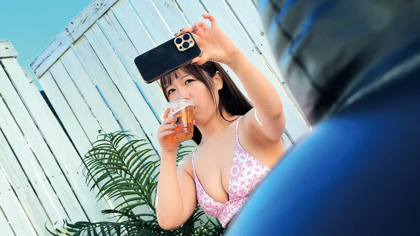 海の家痴○ 水着美女狩り 湘南の海で見つけた4名 画像1