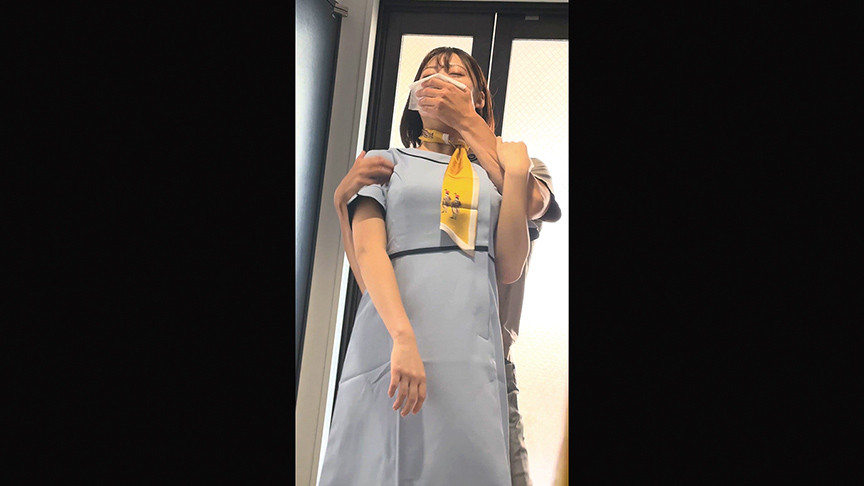 美容部員狩り4 一流百貨店新宿店1階化粧品売り場勤務4名 画像1