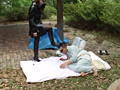 [hengenjizai-0039] 大切な布団をブーツで汚し弁当を踏み潰すOL女王様のキャプチャ画像 1