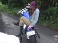 生意気男の愛用バイクとブーツで徹底的に懲らしめるバイカー女王様のサンプル画像2