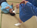 [hengenjizai-0174] ミニスカポリスを盗撮した男への罰は白ブーツ踏みと鞭のキャプチャ画像 8