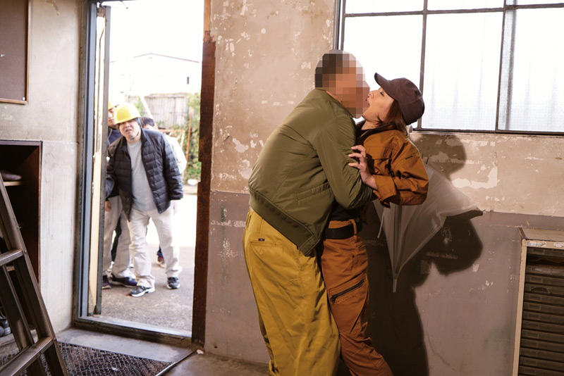 工事現場で働く男装の娘 石倉真季 | フェチマニアのエロ動画Search