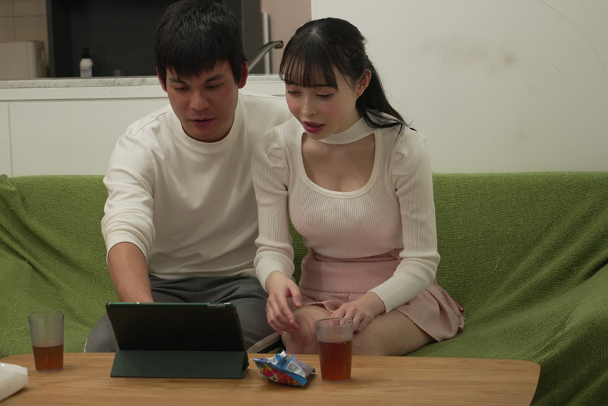 家の中のバレそうな場所でこっそり誘惑してきて 4枚目
