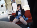 対面彼女 電車内で清楚なJKのパンチラ三角地帯を鑑賞