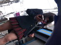 （撮影バレ）電車内でエロいパンティ見せつけるJK サンプル画像1