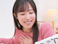 ラップ1枚隔てて男友達チ○ポに素股体験 栄川乃亜 サンプル画像1