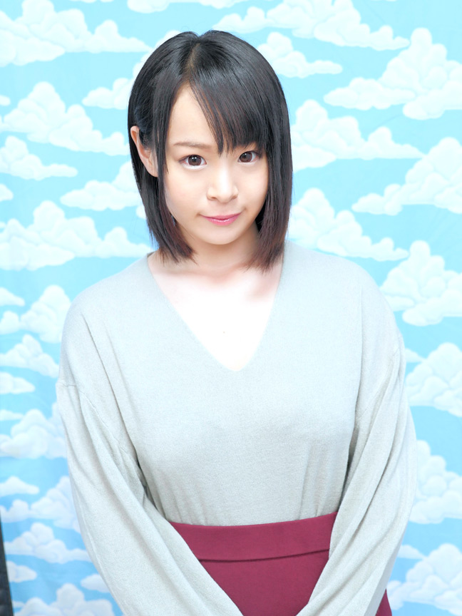 超敏感若奥様がヌルヌル素股に挑戦!月宮ねね 画像1
